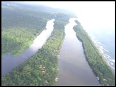 Descripci�n: http://www.govisitcostarica.com/images/photos/full-Tortuguero-Canal.jpg